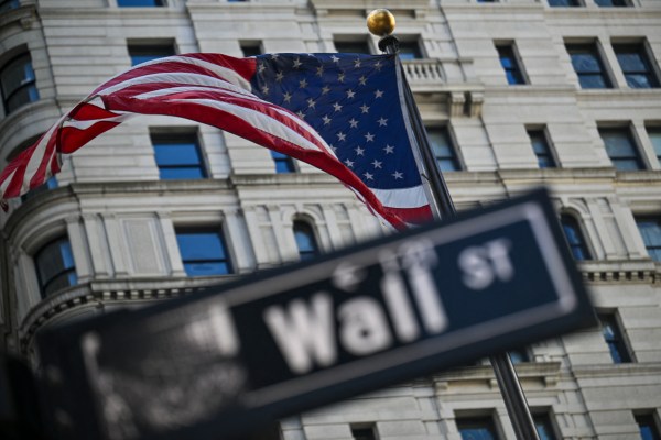 Featured image for post: It’s Time for Republicans to Listen to the Markets, Not Trump